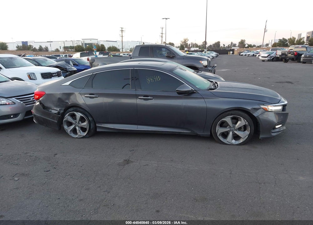 2018 HONDA ACCORD TOURING VIN: 1HGCV1F90JA009255