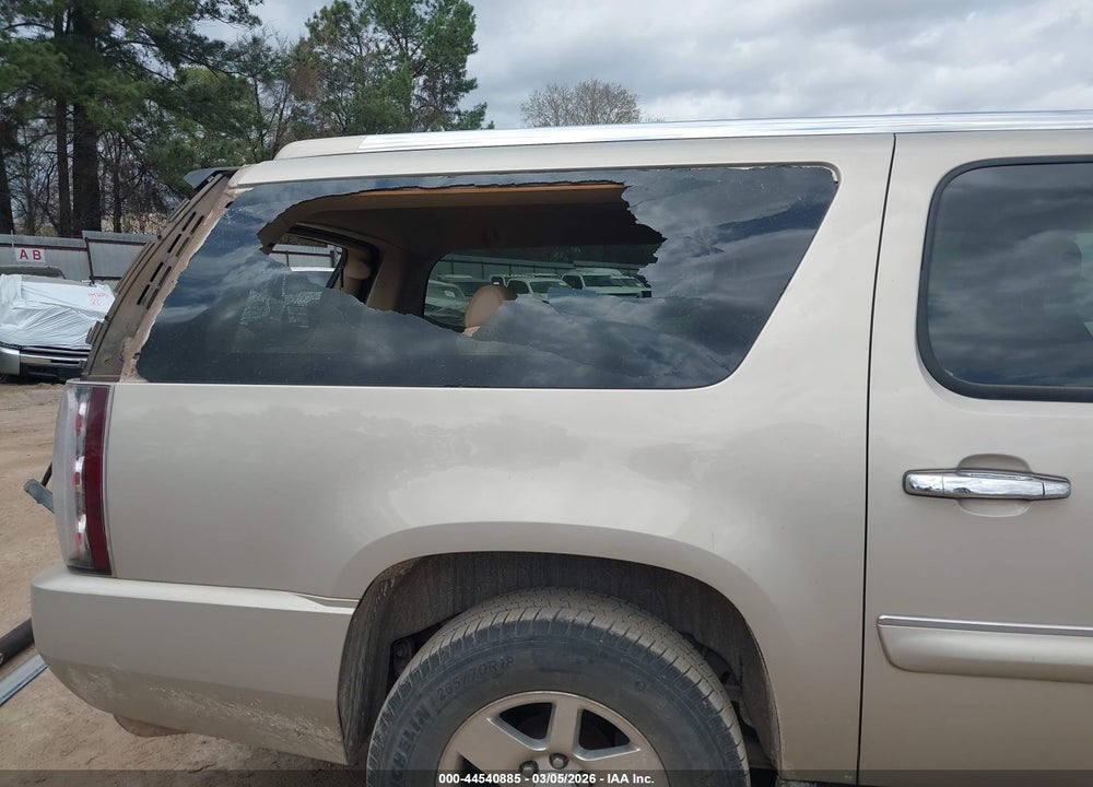 2007 GMC YUKON XL 1500 DENALI VIN: 1GKFK66817J281576