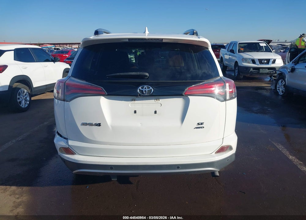 2017 TOYOTA RAV4 SE VIN: JTMJFREV4HJ122524