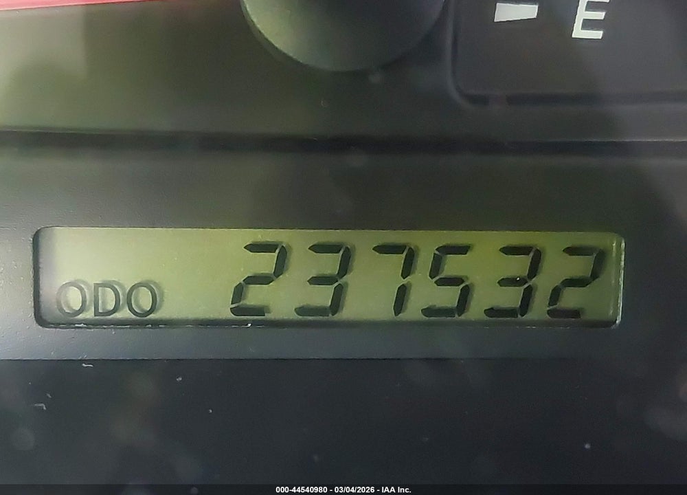 2002 TOYOTA CAMRY LE VIN: 4T1BE32K22U568686