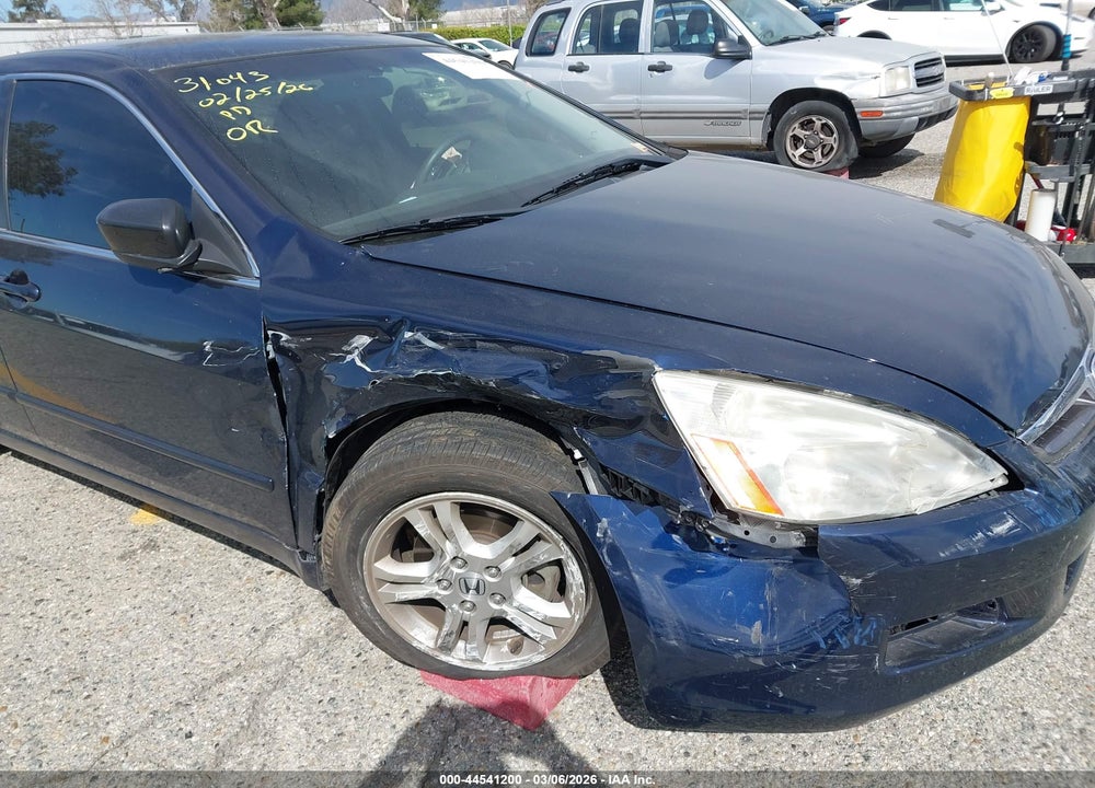 2007 HONDA ACCORD 2.4 SE VIN: JHMCM56317C024749