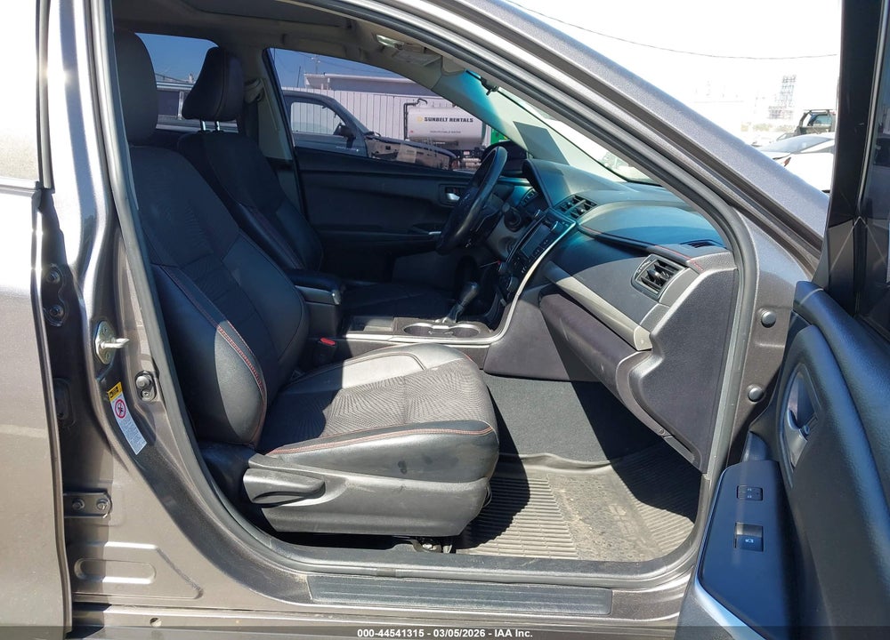 2017 TOYOTA CAMRY SE VIN: 4T1BF1FK5HU375758