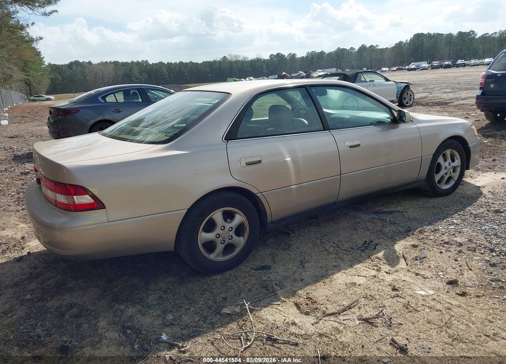 2001 LEXUS ES 300 VIN: JT8BF28G810340050