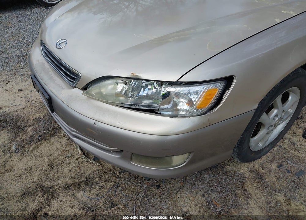 2001 LEXUS ES 300 VIN: JT8BF28G810340050