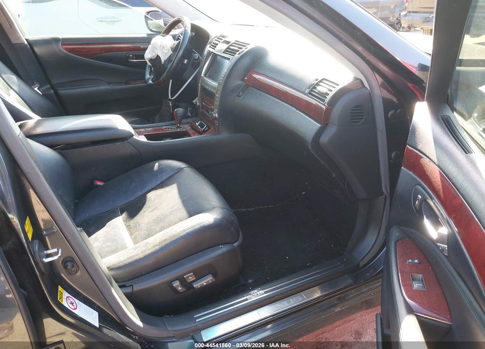 2007 LEXUS LS 460 VIN: JTHBL46F075027181