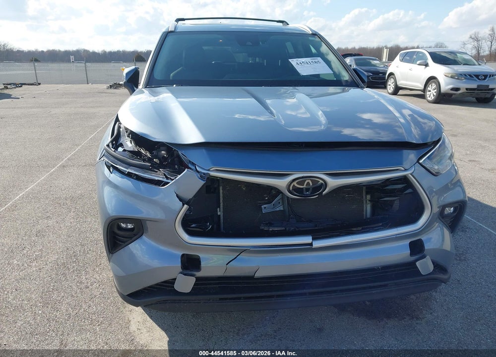 2024 TOYOTA HIGHLANDER XLE VIN: 5TDKDRBH2RS573951