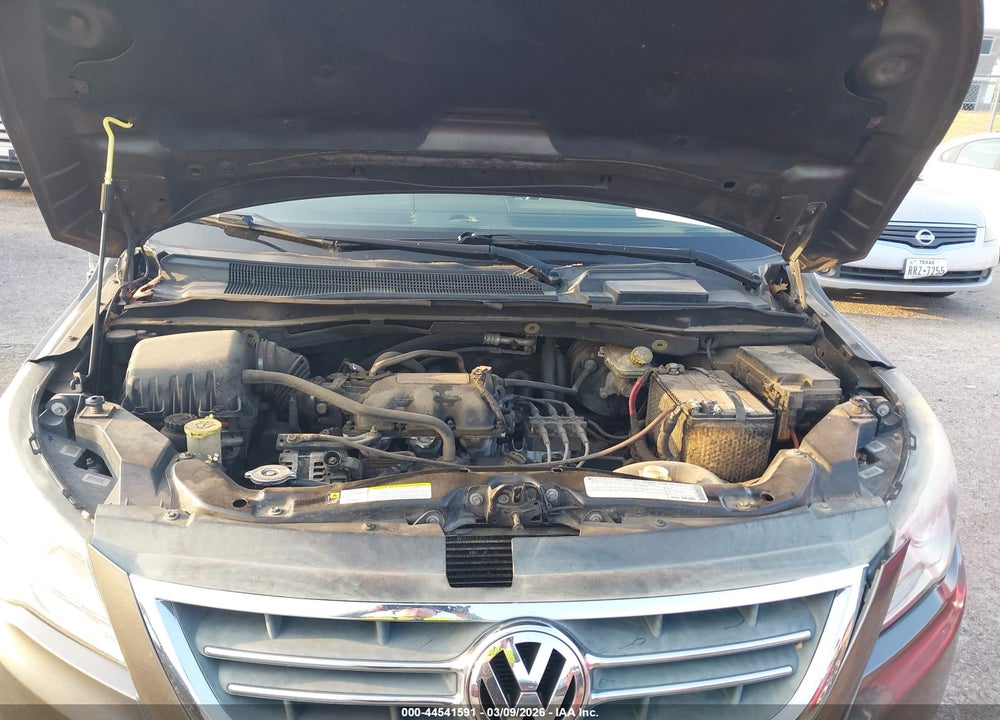 2010 VOLKSWAGEN ROUTAN SE VIN: 2V4RW3D18AR268219