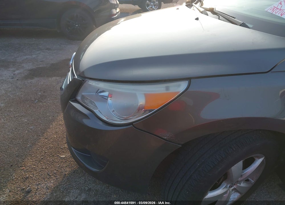 2010 VOLKSWAGEN ROUTAN SE VIN: 2V4RW3D18AR268219
