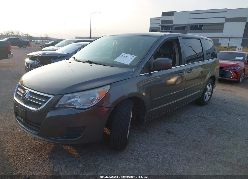 2010 VOLKSWAGEN ROUTAN SE VIN: 2V4RW3D18AR268219