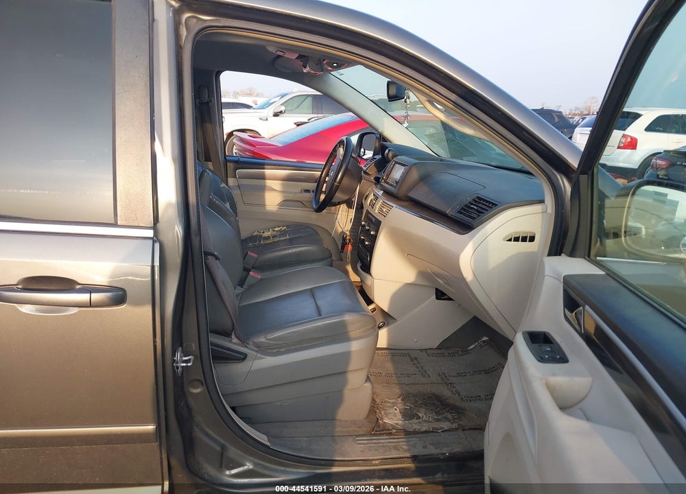 2010 VOLKSWAGEN ROUTAN SE VIN: 2V4RW3D18AR268219