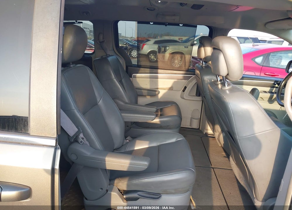2010 VOLKSWAGEN ROUTAN SE VIN: 2V4RW3D18AR268219