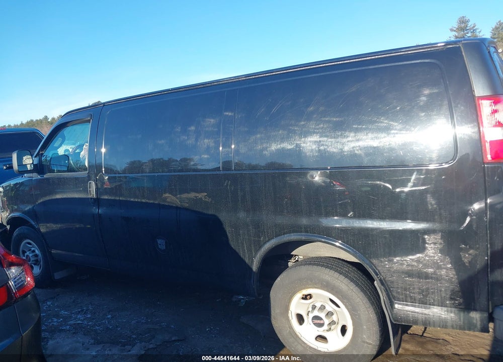 2017 GMC SAVANA 2500 WORK VAN VIN: 1GTW7AFF3H1111106