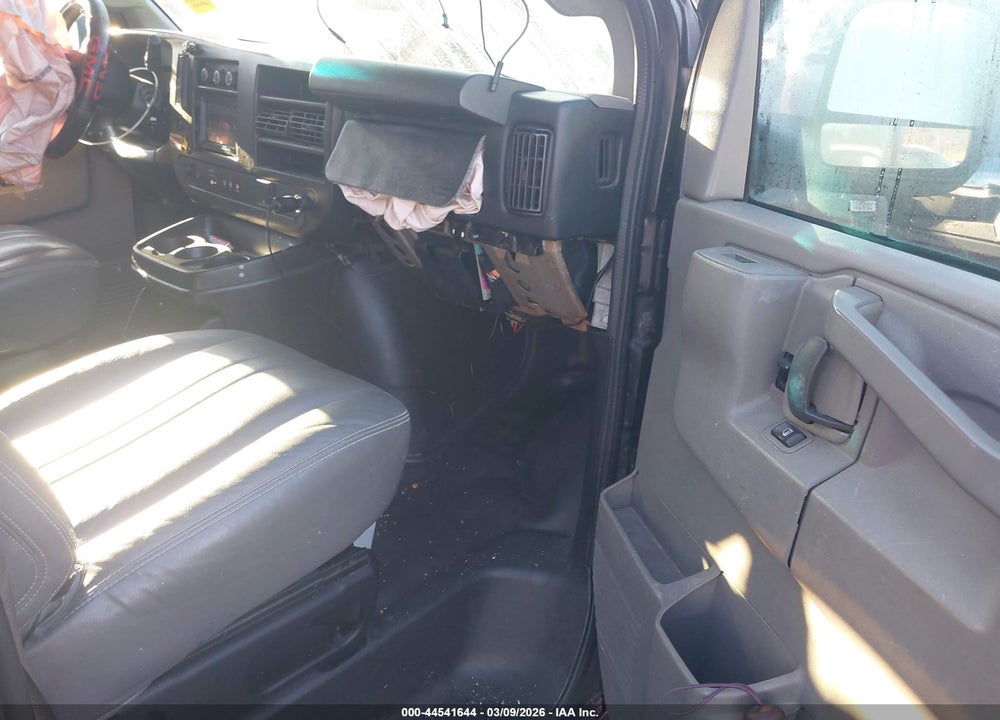 2017 GMC SAVANA 2500 WORK VAN VIN: 1GTW7AFF3H1111106