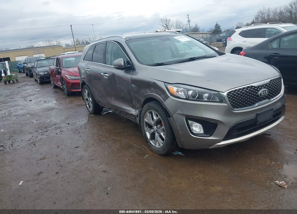 2016 KIA SORENTO 3.3L SX VIN: 5XYPKDA55GG113215