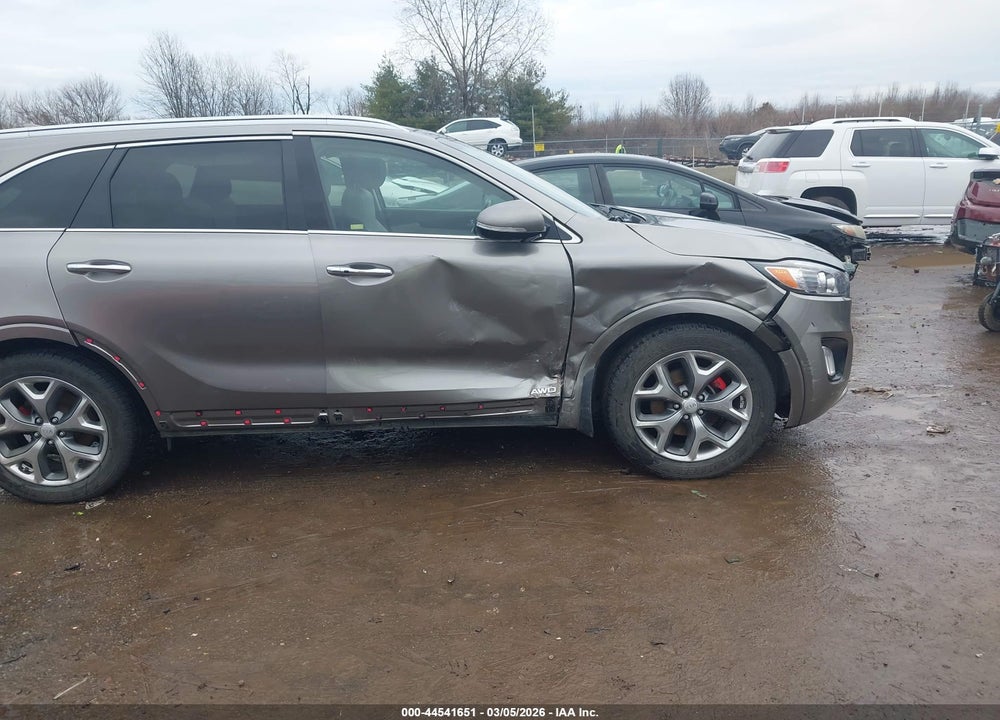 2016 KIA SORENTO 3.3L SX VIN: 5XYPKDA55GG113215