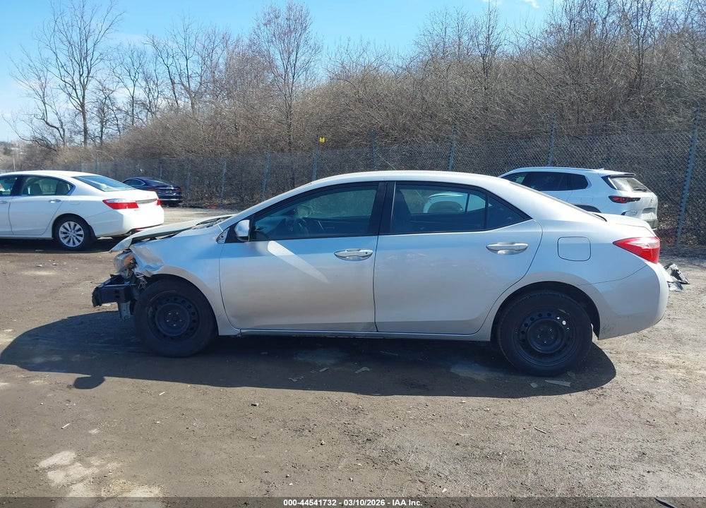 2019 TOYOTA COROLLA LE VIN: 2T1BURHE8KC197204