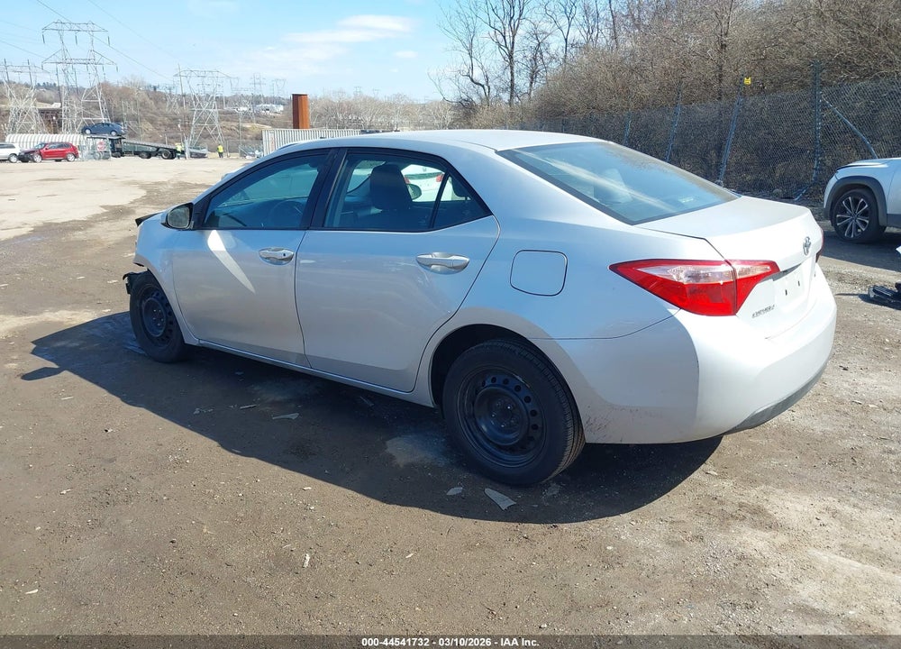 2019 TOYOTA COROLLA LE VIN: 2T1BURHE8KC197204