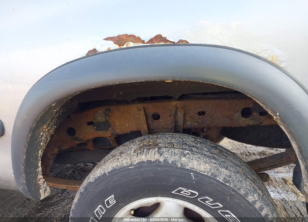 2001 TOYOTA TUNDRA SR5 V8 VIN: 5TBBT44121S206759