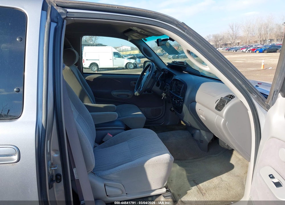 2001 TOYOTA TUNDRA SR5 V8 VIN: 5TBBT44121S206759