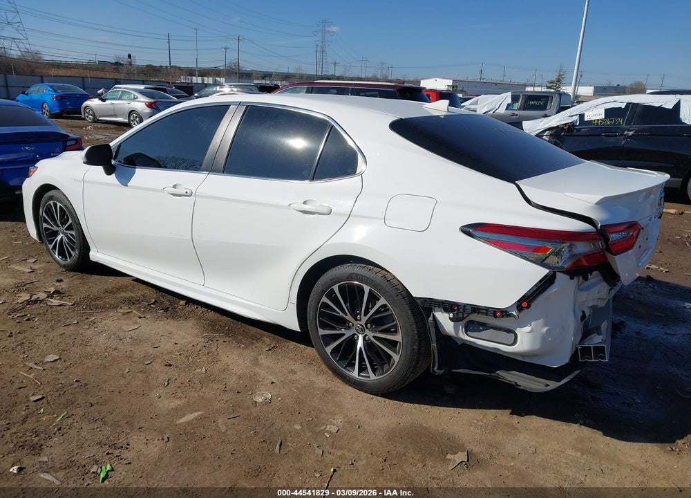 2019 TOYOTA CAMRY SE VIN: 4T1B11HK5KU703070
