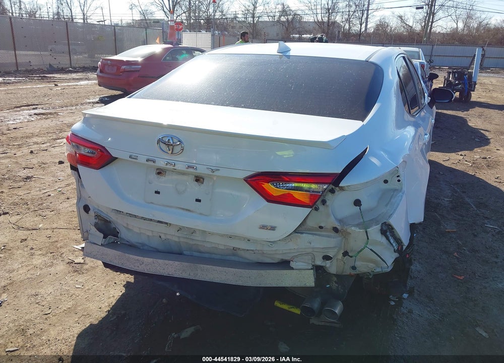 2019 TOYOTA CAMRY SE VIN: 4T1B11HK5KU703070