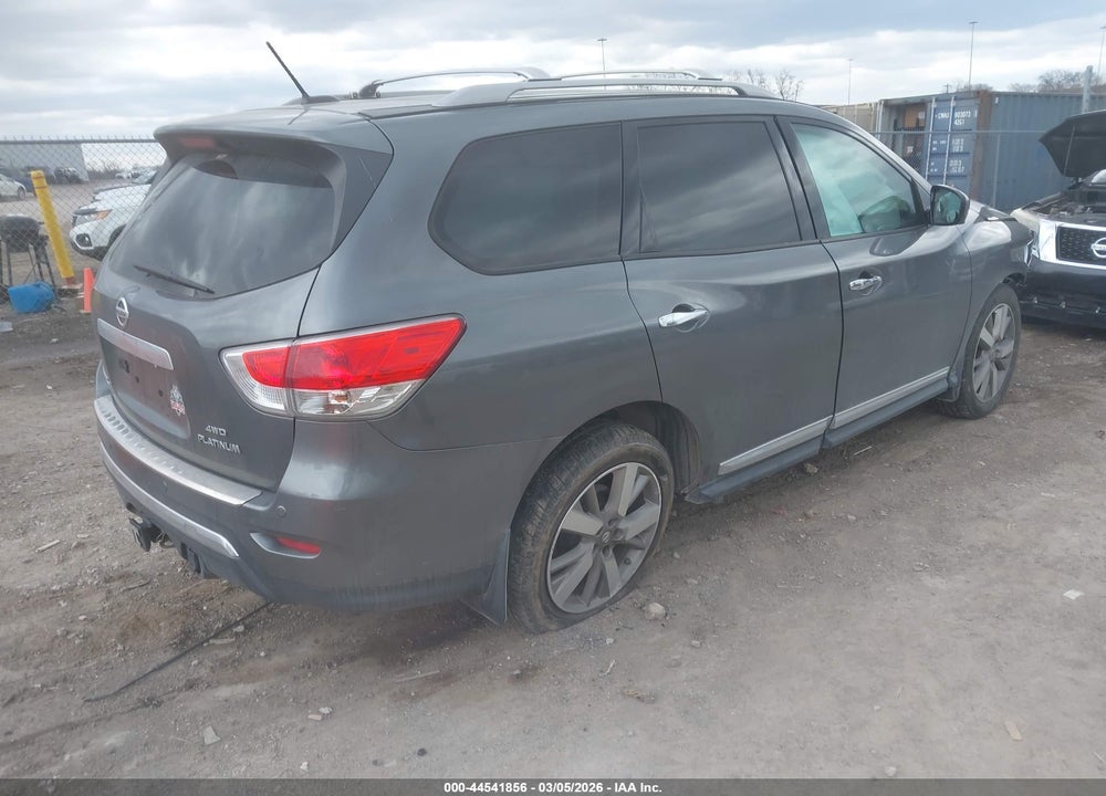 2016 NISSAN PATHFINDER PLATINUM VIN: 5N1AR2MM9GC619512