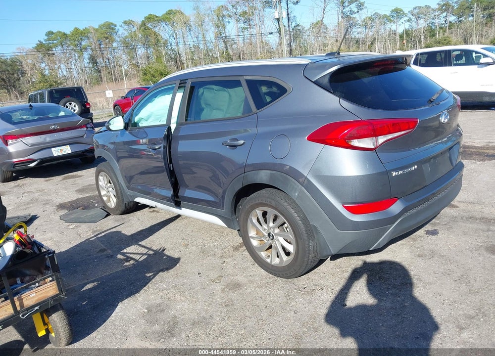 2017 HYUNDAI TUCSON SE VIN: KM8J33A49HU519949