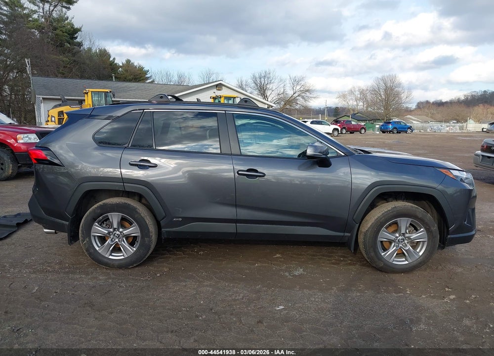 2024 TOYOTA RAV4 HYBRID XLE VIN: 2T3RWRFV7RW247652