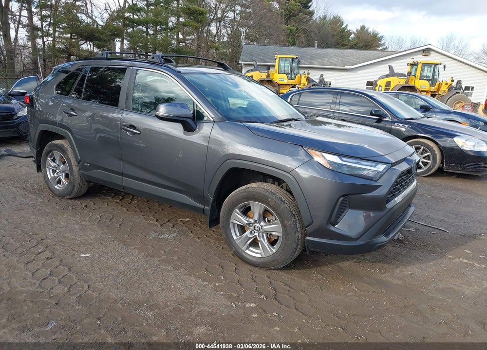 2024 TOYOTA RAV4 HYBRID XLE VIN: 2T3RWRFV7RW247652