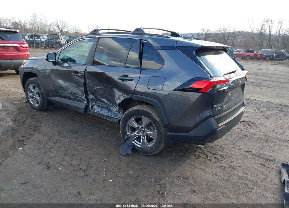 2024 TOYOTA RAV4 HYBRID XLE VIN: 2T3RWRFV7RW247652