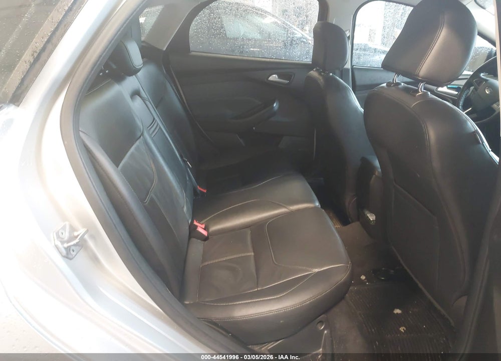 2016 FORD FOCUS SE VIN: 1FADP3K26GL228094