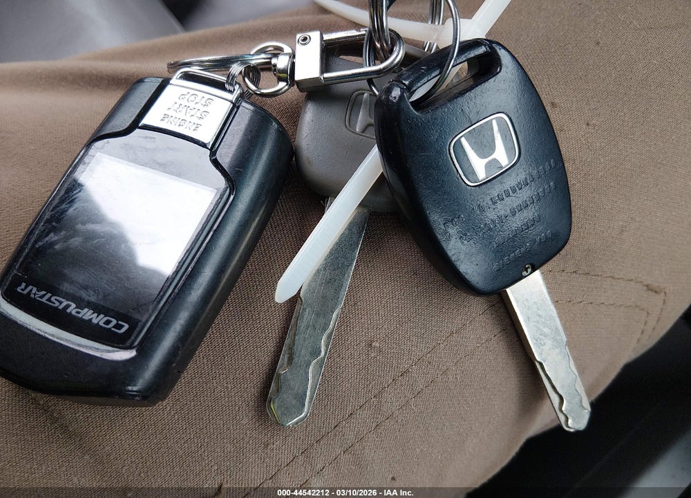 2015 HONDA PILOT EX-L VIN: 5FNYF4H72FB039791