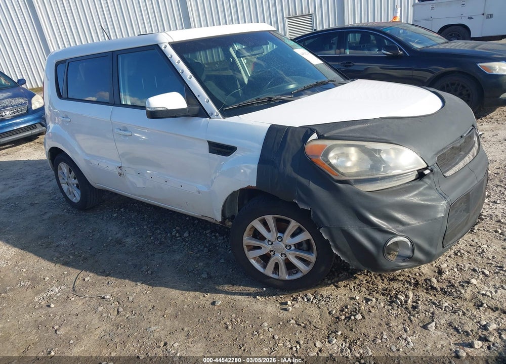 2013 KIA SOUL + VIN: KNDJT2A66D7523630