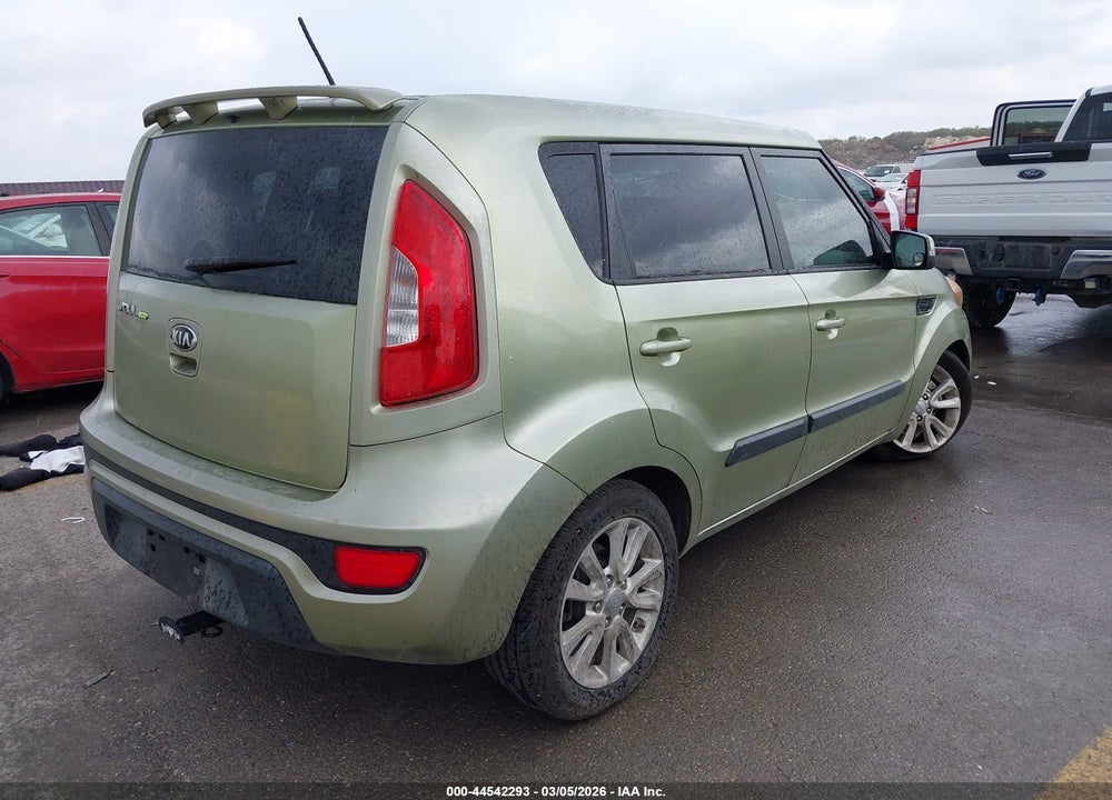 2013 KIA SOUL + VIN: KNDJT2A68D7555981