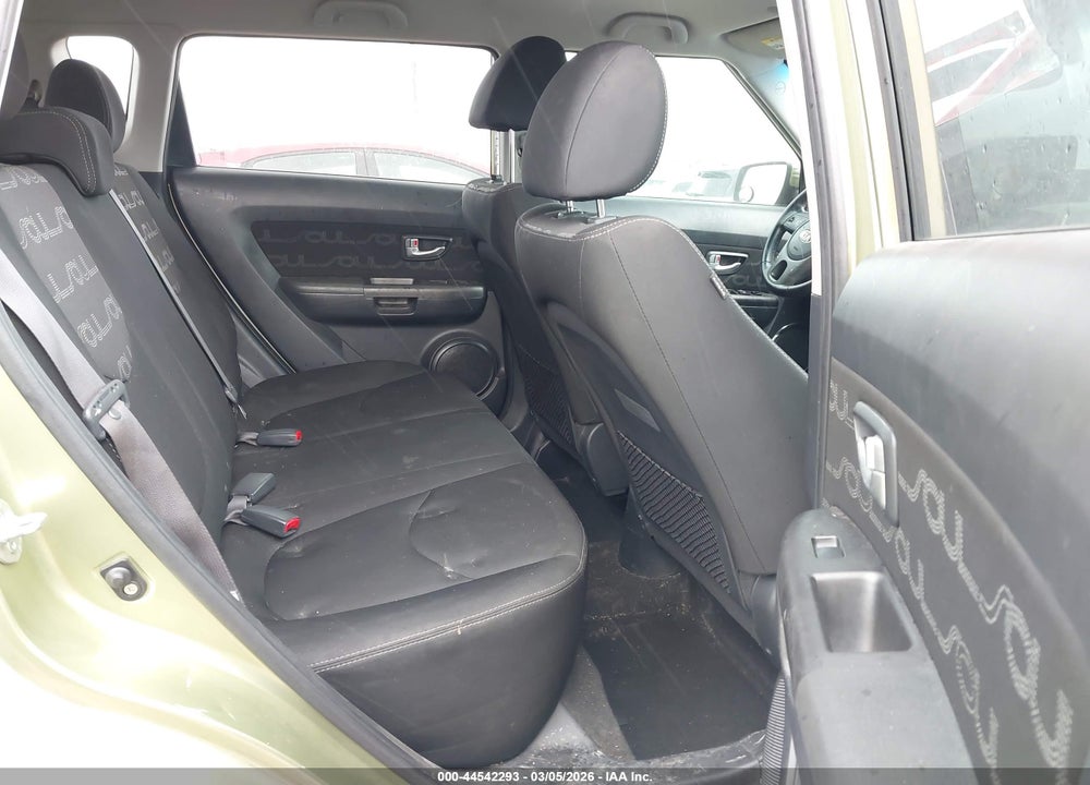 2013 KIA SOUL + VIN: KNDJT2A68D7555981