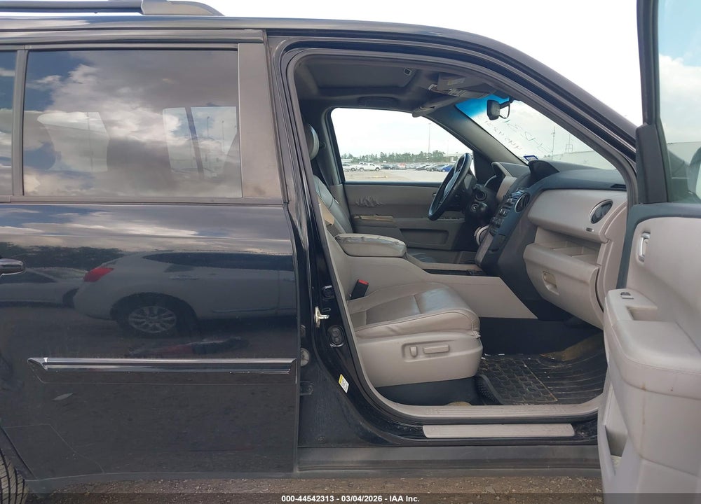 2014 HONDA PILOT EX-L VIN: 5FNYF3H57EB015395