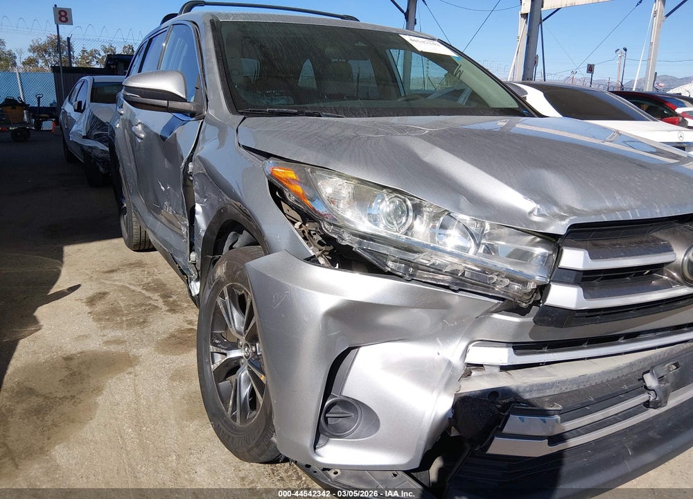 2019 TOYOTA HIGHLANDER LE VIN: 5TDZZRFH7KS351423