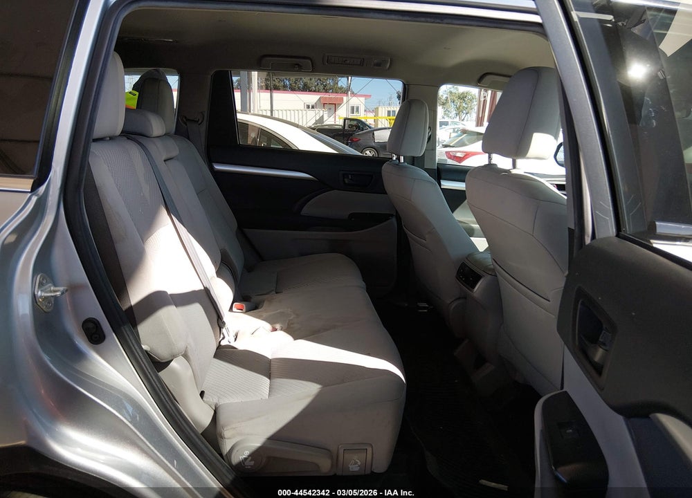 2019 TOYOTA HIGHLANDER LE VIN: 5TDZZRFH7KS351423