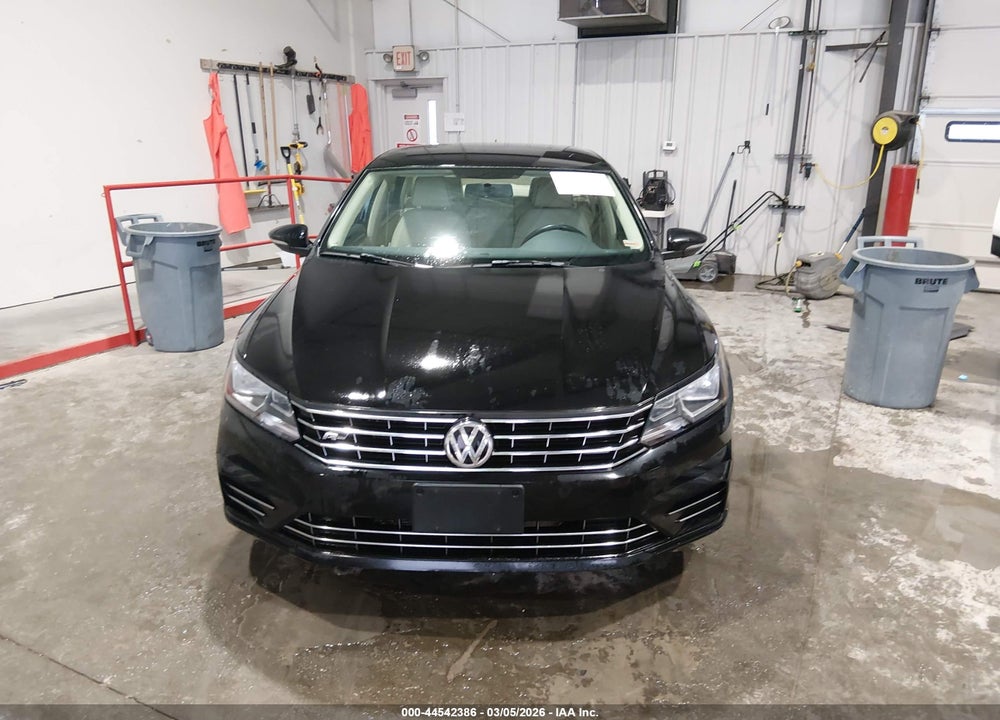 2016 VOLKSWAGEN PASSAT 1.8T R-LINE VIN: 1VWAS7A35GC050124