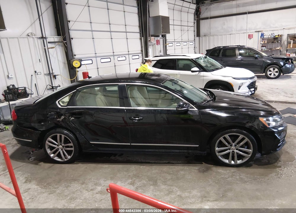 2016 VOLKSWAGEN PASSAT 1.8T R-LINE VIN: 1VWAS7A35GC050124