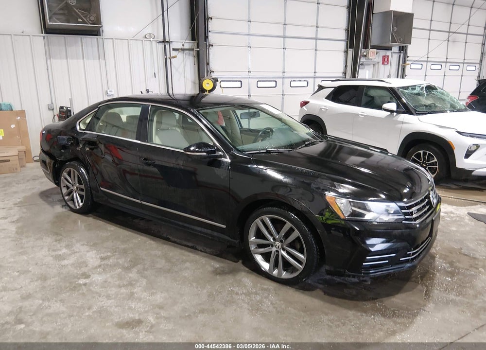 2016 VOLKSWAGEN PASSAT 1.8T R-LINE VIN: 1VWAS7A35GC050124