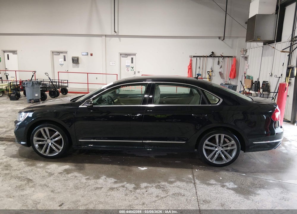 2016 VOLKSWAGEN PASSAT 1.8T R-LINE VIN: 1VWAS7A35GC050124