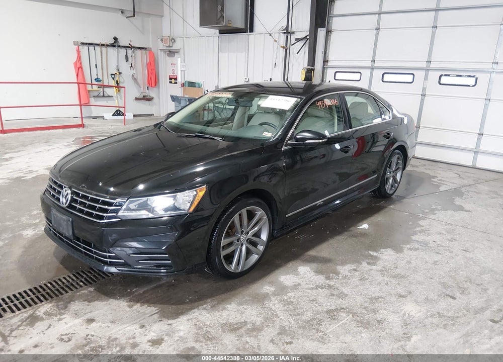 2016 VOLKSWAGEN PASSAT 1.8T R-LINE VIN: 1VWAS7A35GC050124