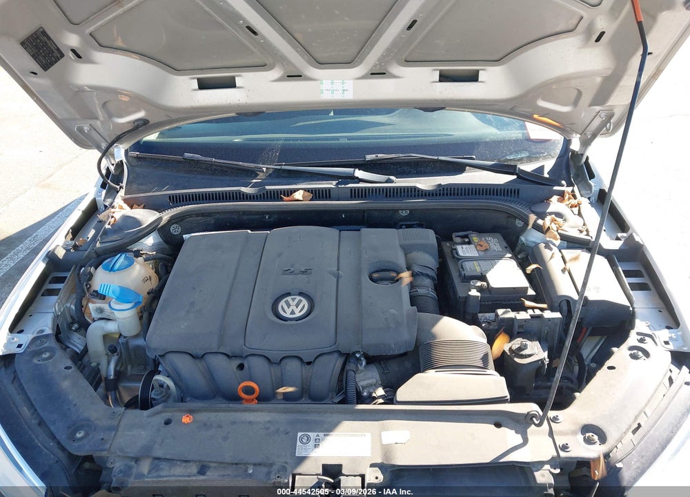 2011 VOLKSWAGEN JETTA 2.5L SE VIN: 3VWDX7AJ0BM345992