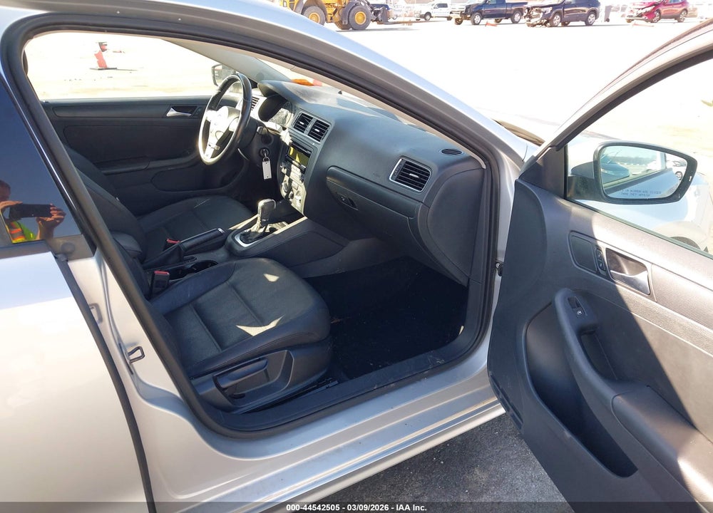 2011 VOLKSWAGEN JETTA 2.5L SE VIN: 3VWDX7AJ0BM345992