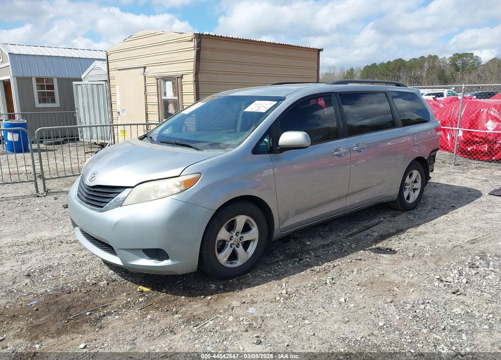 2011 TOYOTA SIENNA LE V6 VIN: 5TDKK3DCXBS088046