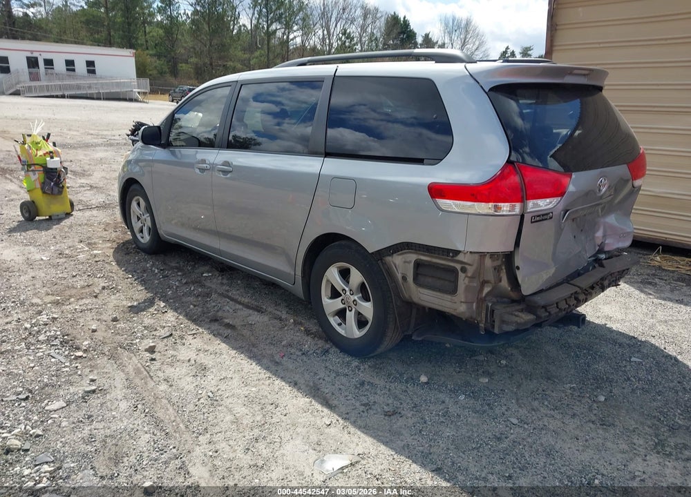 2011 TOYOTA SIENNA LE V6 VIN: 5TDKK3DCXBS088046