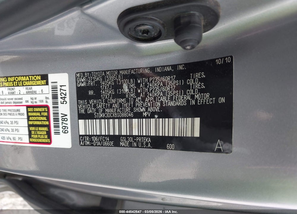 2011 TOYOTA SIENNA LE V6 VIN: 5TDKK3DCXBS088046