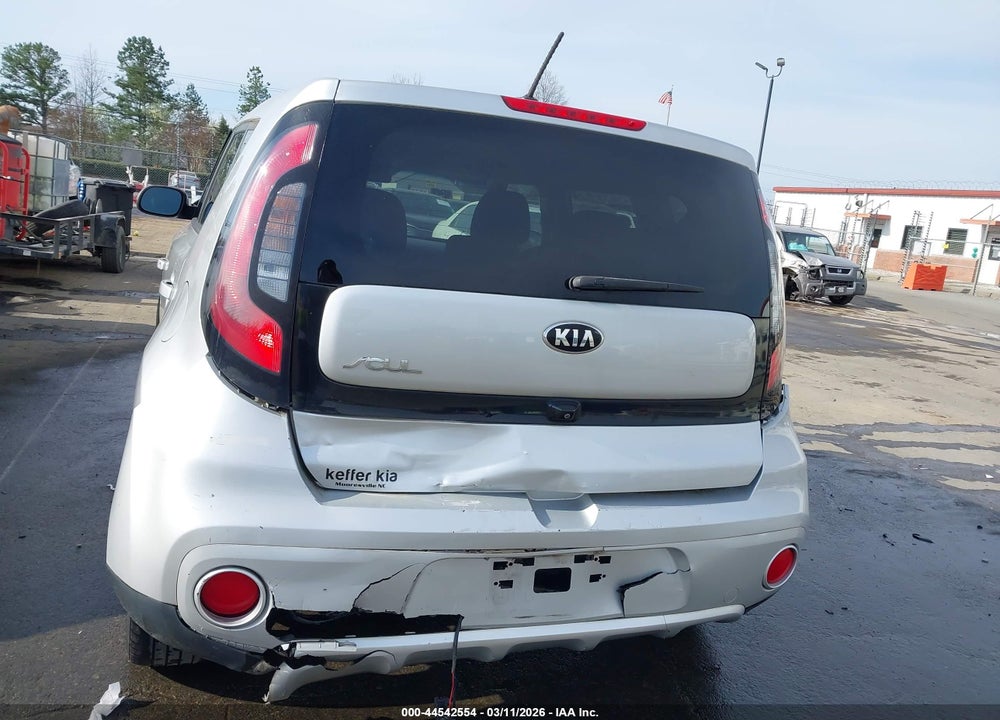 2018 KIA SOUL + VIN: KNDJP3A55J7598574