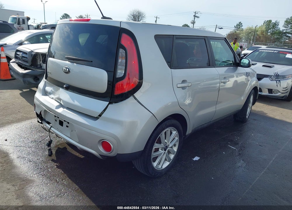 2018 KIA SOUL + VIN: KNDJP3A55J7598574